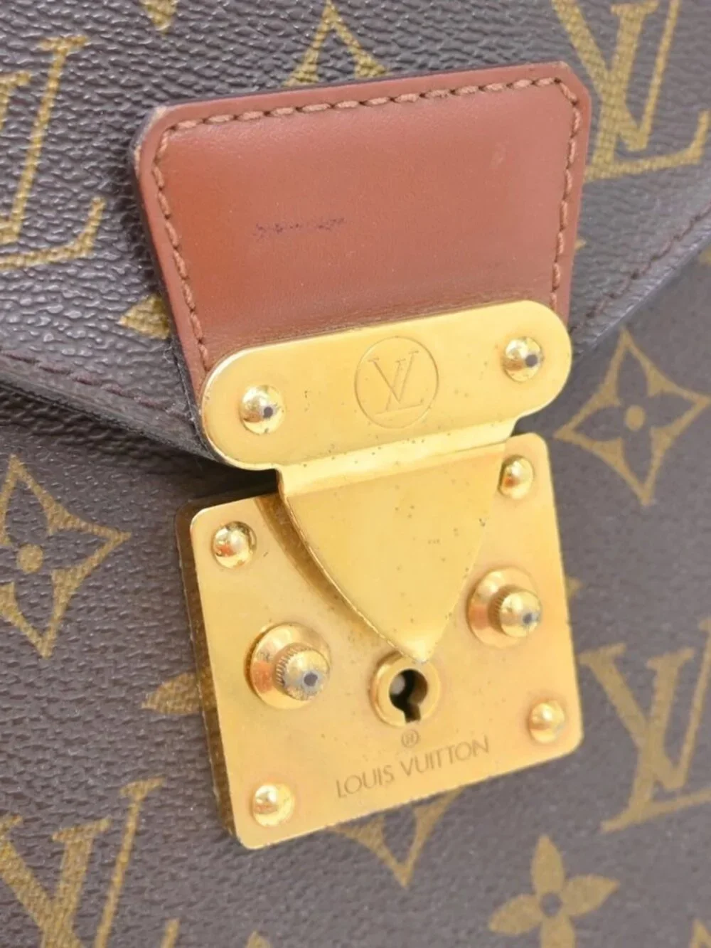 OUIS VUITTON MONOGRAM PORTE DOCUMENTS BANDOULIERE
